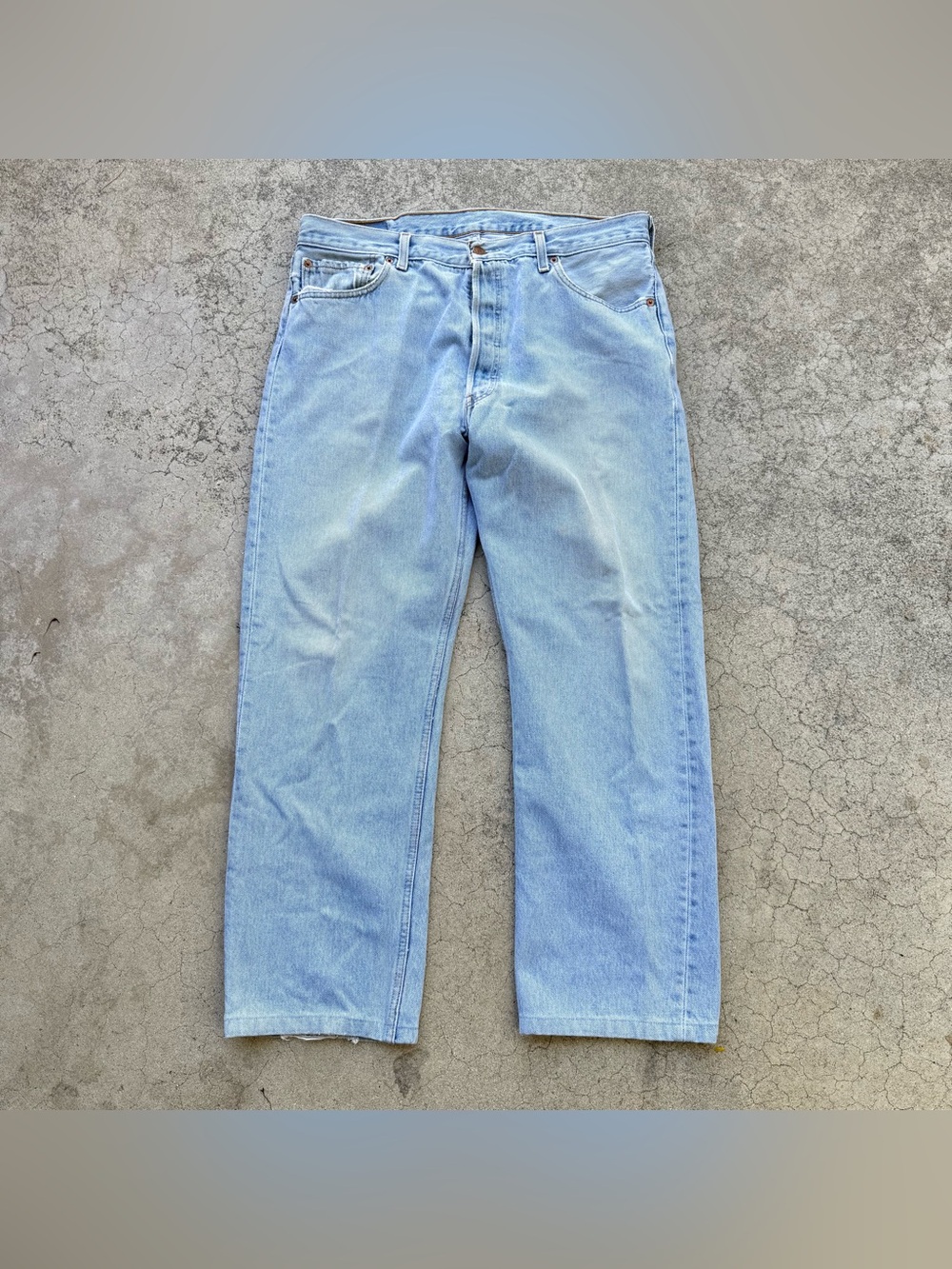 Vintage 1999 Levi’s 501 Light Wash Blue Jeans 34x27.5